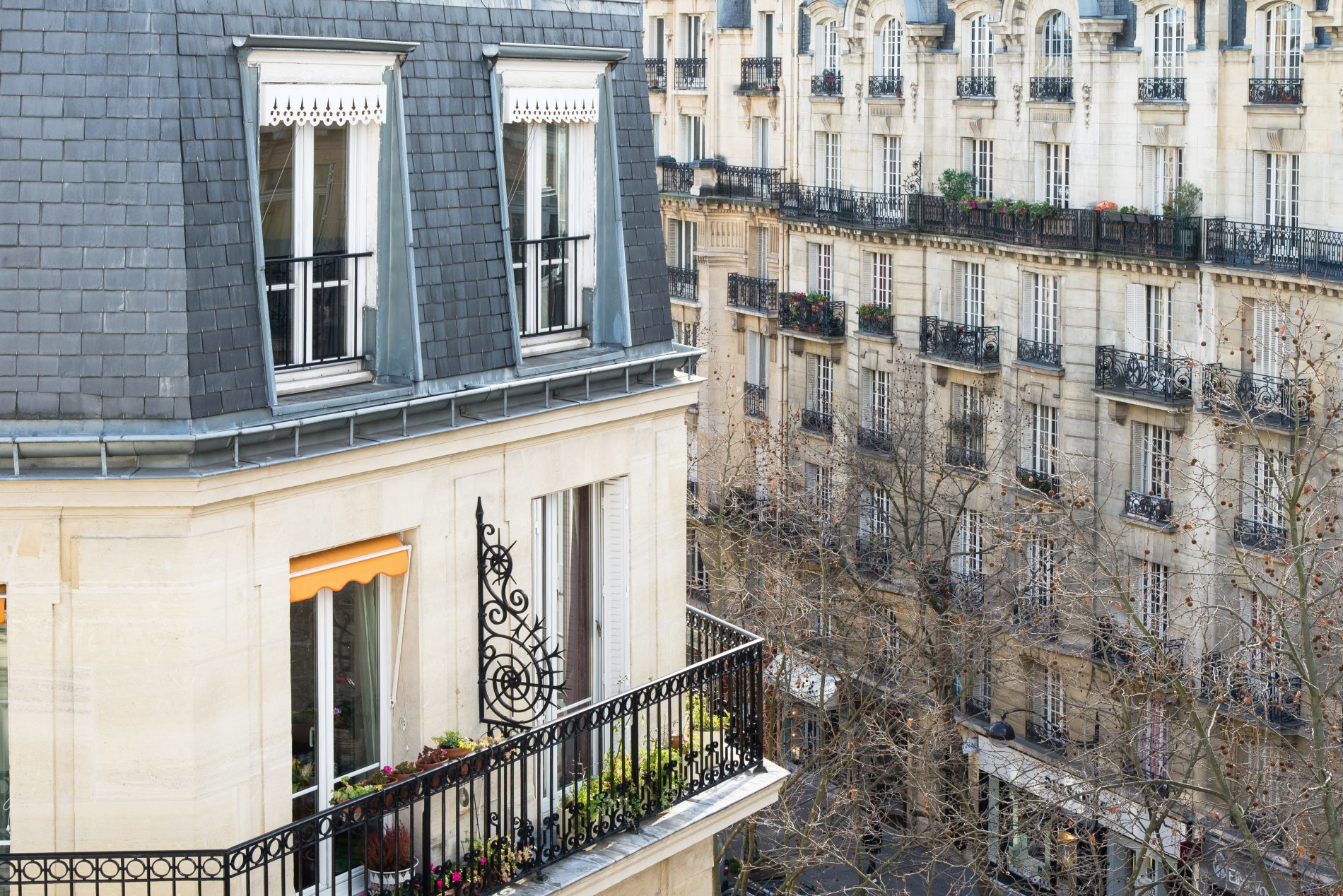 The British lead the roster of foreign buyers in France